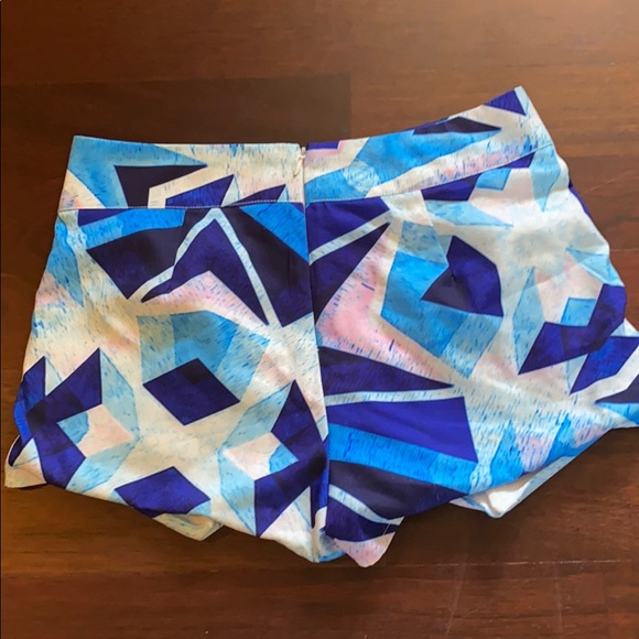LF Patterned Skort - Picture 2 of 3